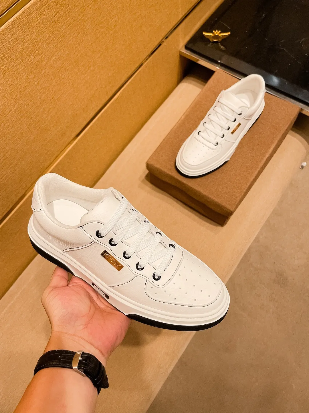 Men's shoes💰 420💰[BV]🔥 High-end men's shoes brand official website 1:1 latest masterpiece: the upper is made of Italian imported first-layer cowhide with a comfortable and breathable lining➕original non-slip and wear-resistant outsole🔥, making walking more convenient and comfortable! An exclusive new model, a stunning work, a beautiful 1:1 replica [color] compared to the official quality! Create a fashionable personality to set off your uniqueness! A must-have for trendy men! Classic 🔥Size: 38-44 Color: 🔥 Colors available🔥.